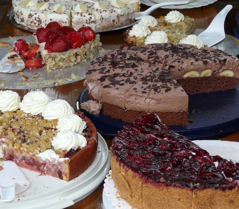 Buffet de gâteaux.